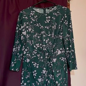 Knee high dress. Brand new never worn. Size medium.